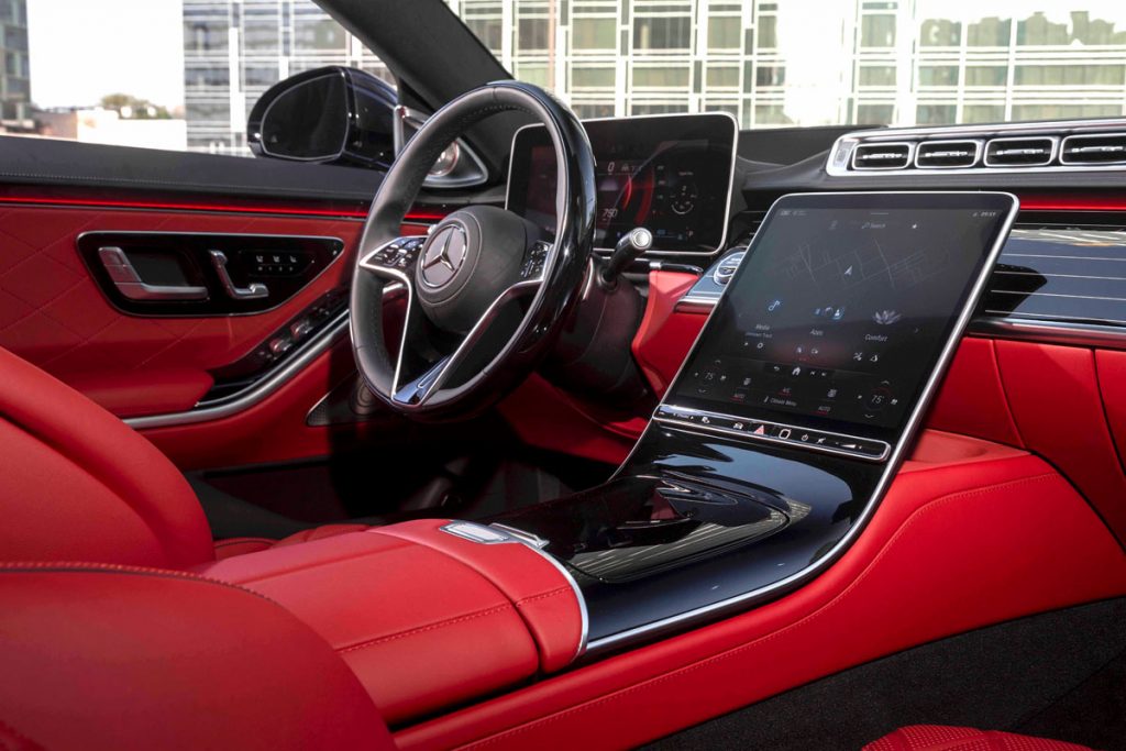 2021 Mercedes-Benz S-Class sedan dashboard panel