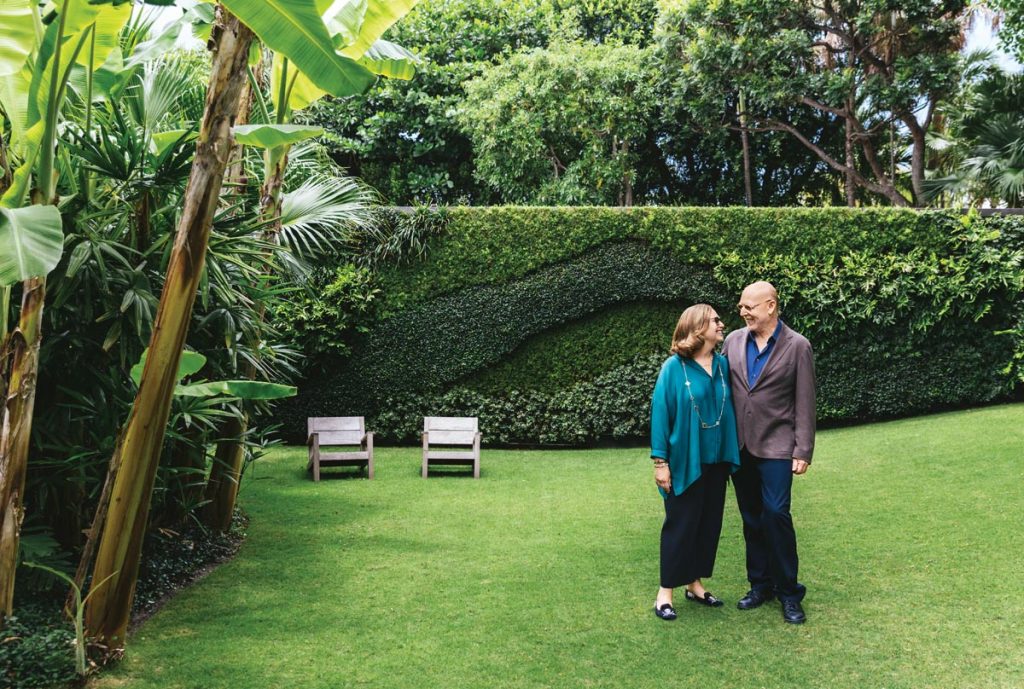 The Glazers’ home deviates from the Mediterranean Revival style so prominent on Palm Beach, instead embracing a minimalist design that still manages to feel warm via the use of natural materials and a cohesive dialogue with the surrounding garden.